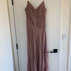 Carmen Marc Valvo Gown (size 8)
